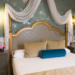 Hotels 2
