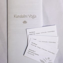 Yogakurse – Flyer und Visitenkarte