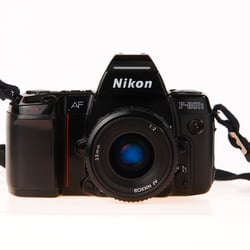 Analoge SLR mit Objektiv, Front