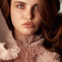 Photographer: Bea von Winterfeldt-Heuser http://visual-evo.com // MUA: Zhenya Tarasova https://de.tarasovamakeup //