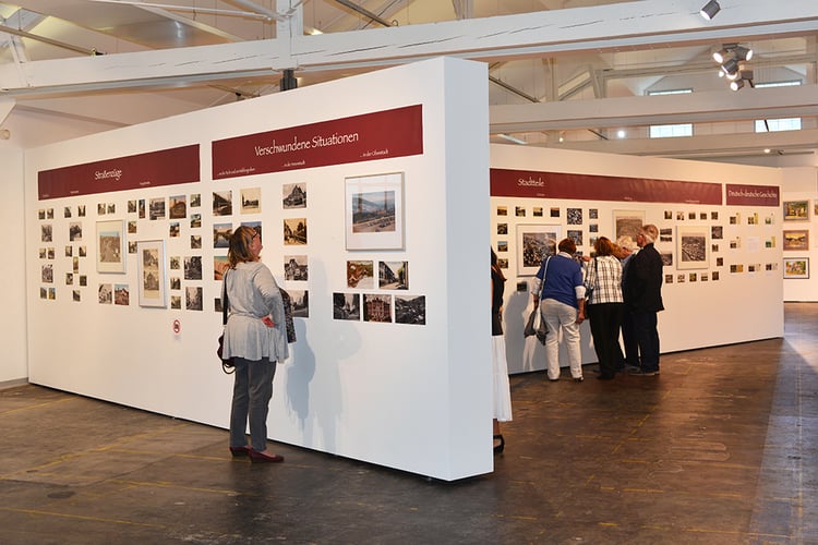 Postkartenausstellung in der Dr. Carl Dörken Galerie