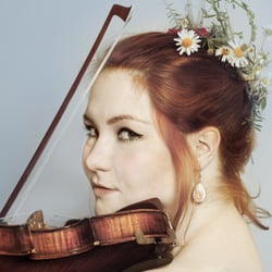 girl with violin
