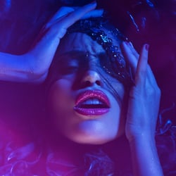 bloodflows  Photographer: Hart Worx / Hartmut Nörenberg  Hair & Make-Up: Lisa Bo  Grooming / Styling: von mir / Musitowski 