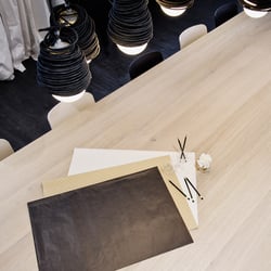 showroom tisch