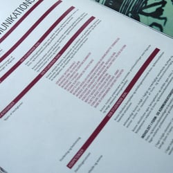 Brochuren-Design einer Hochschule