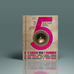 Flyer DIN A6: Ausstellung: 5 Linsen und 1 Hammer (von People-Pictures)