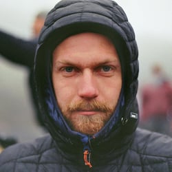 COLD STRAIGHT VIEW
