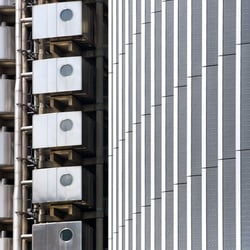 LLOYD’S BUILDING—LONDON