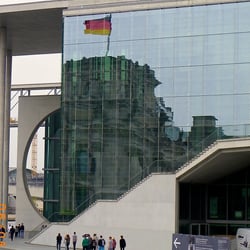 Dt. Bundestag, gespiegelt
