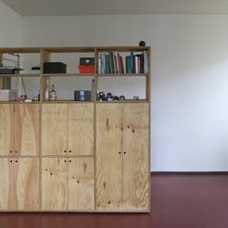 freistehendes Schrankmöbel