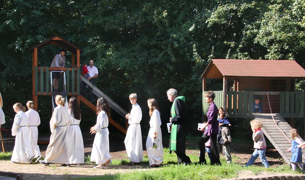 Katholischer Gänsemarsch