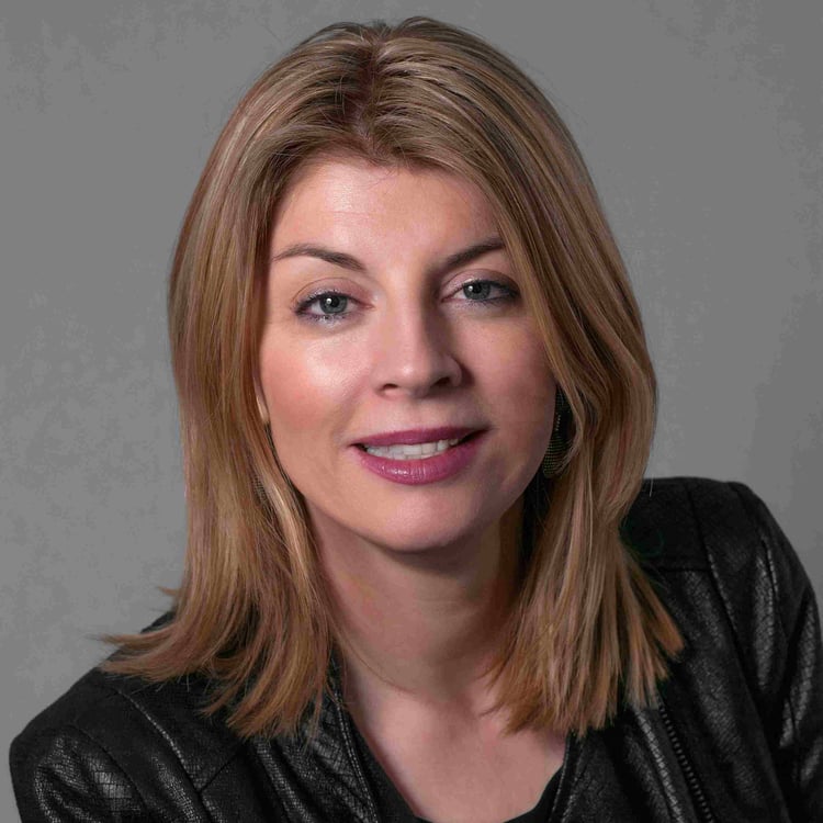 Native English Copywriter | Muriel Burke