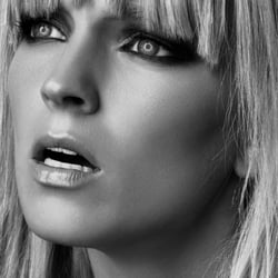 Make Up: Anna Tsoulcha Model:Sandra Latko Fotograf: Krystina Woldanowski