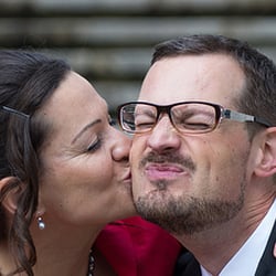 Brautpaar macht Schabernack