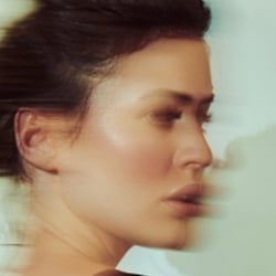 https://maisonmusitowski.com/maya-hardenbecker/#