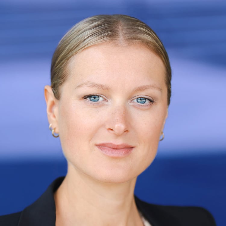Olya Dikow