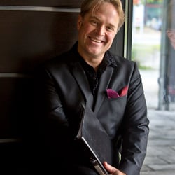 Lawrence Zazzo Portrait fenster gr