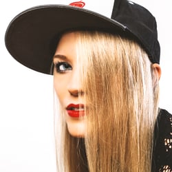 portrait-justine-ina-2508-neu