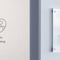 Logo Konzept (Visualisierung) 1 – Corporate Design für Arztpraxis am Gemeindepark