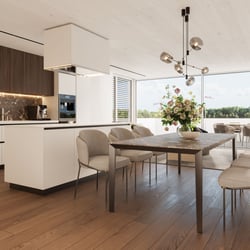 Wohnküche mit Zugang zum Balkon
