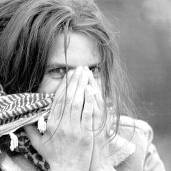 Girl-1991-01-08-0008