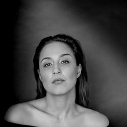 Nina Moghaddam – Presenter