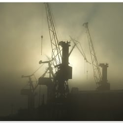 Hafen Hamburg im Nebel