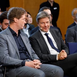 Robert Habeck Dr. Robert Habeck Bundesminister für Wirtschaft und Klimaschutz
