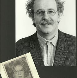 Fritz Egner in 2 von unzähligen Verkleidungen für die versteckte Kamera, Produktion: AVE