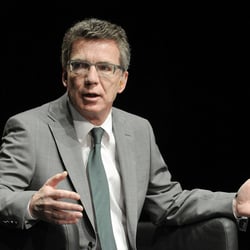 Karl Ernst Thomas de Maizière Bundesverteidigungsminister, CDU bei der ZEIT Matinee in Hamburg am 29.05.2011