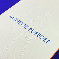 Illustration in Blindprägung (Prägung ohne Farbe)
