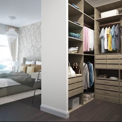 Schlafzimmer mit Begehbarer Kleiderschrank