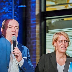 Wolfram Kons, RTL, Köln + Kollegin für die Online-Fragen