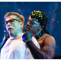 Brad Majors – David Lee Krohn und Dr. Frank N. Furter – Gino Emnes
