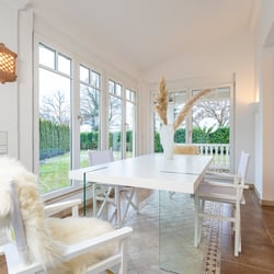 Wintergarten – homestaging für die Verkaufsinszenierung – Villaverkauf