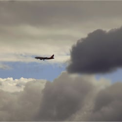 mit Flugzeug