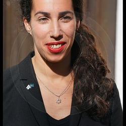 Gila Baumöhl ist Mitglied des WJC Jewish Diplomatic Corps und leitet dort die Interest Group on Holocaust Legacy.