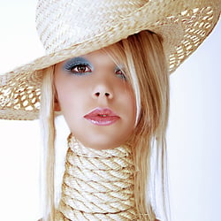 Model Noel Madeleine