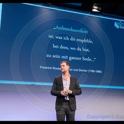 Dr. Volker Busch: „Aufmerksamkeit, mein Sohn, ist, was ich dir empfehle; bei dem, wobei du bist, zu sein mit ganzer Seele.“