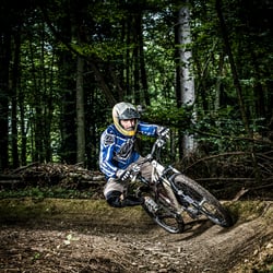 Sportwerbung  Sportfotografie Mountainbike Fahrrad Downhill Cross