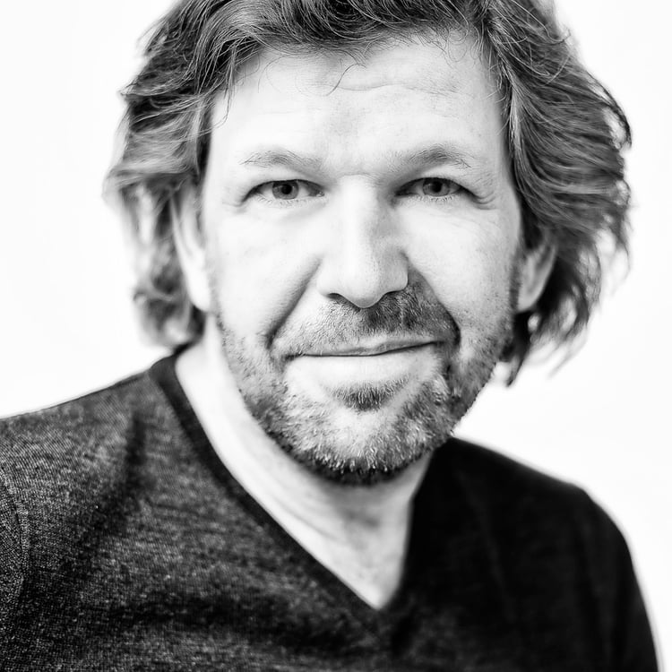 Maximilian Mutzhas