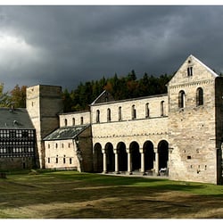 Klosterruine Paulinzella (aus 2 Bildern mit unterschiedlicher Belichtung)