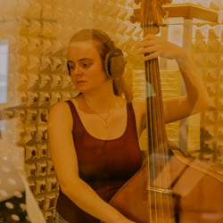 Lisa Hoppe im LowSwing Tonstudio