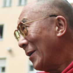 Der Dalai Lama in Nürnberg – Ankunft am Nürnberger Rathaus 1
