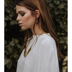 Fotografie: Jana Jukebal Model: Lara-Joy Gerstler MUA: Kristina Velko Styling: Charlotte Gottfried