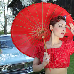 Girls & legendary US-Cars