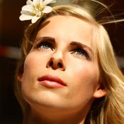 Beauty-Shooting aus der Neujahrsverlosung 2011/2012 – hier: Gewinnerin Valérie