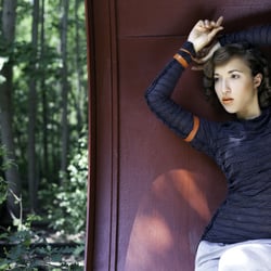 Fotograf : Sylvievies , Outfit :Gy’Bell