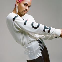 chris-jegl-in-private-studio-04