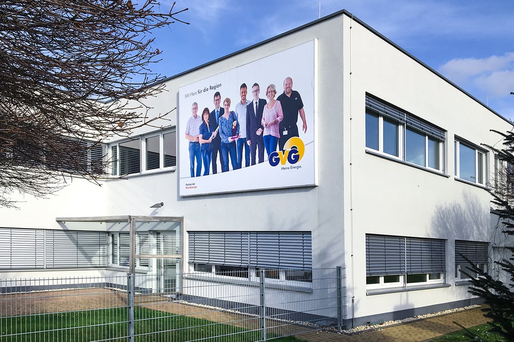 Fassadenbanner – Konzept, Fotografie, Layout